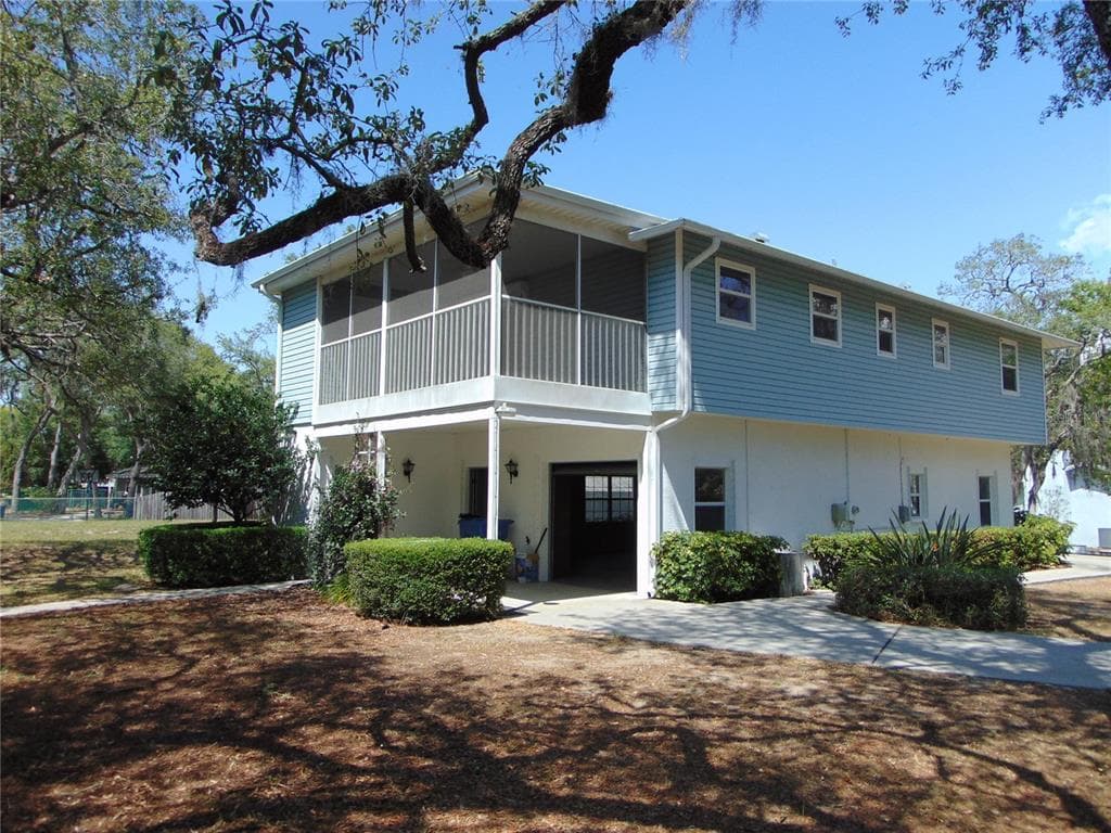 1650 DIXIE HIGHWAY TARPON SPRINGS, FL 34689
