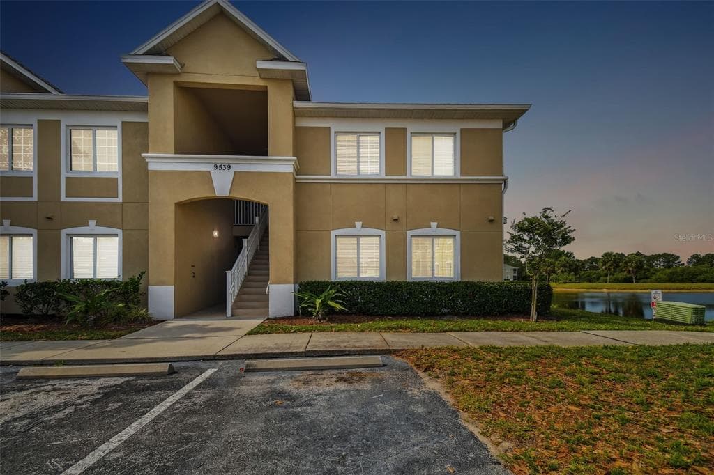 9539 NEWDALE WAY UNIT 102 RIVERVIEW, FL 33578