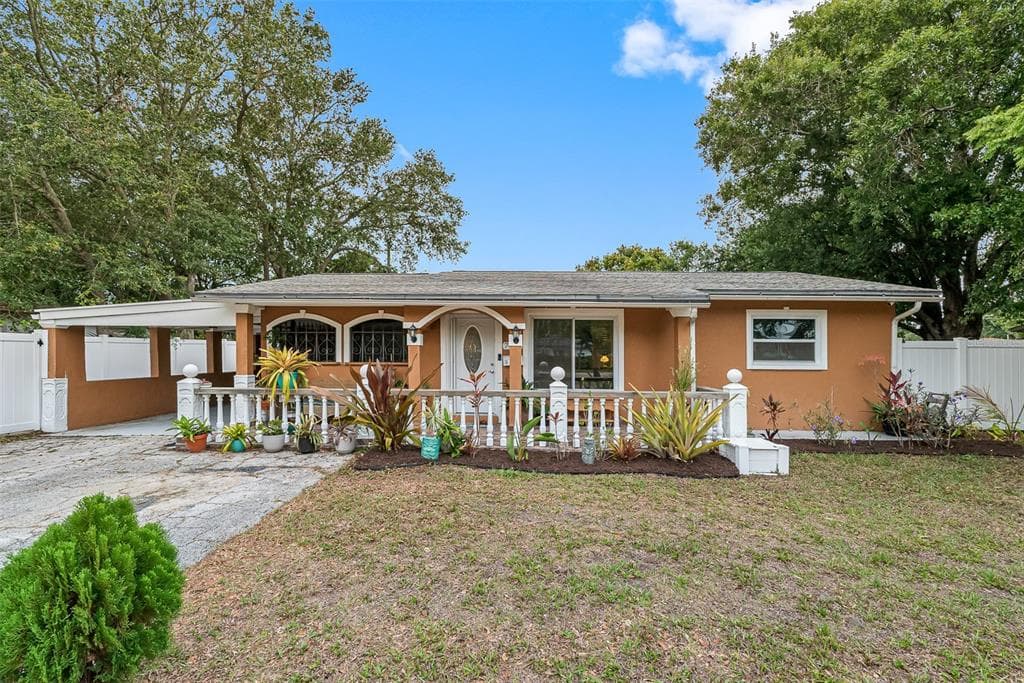 7448 DR MARTIN LUTHER KING JR STREET N ST PETERSBURG, FL 33702