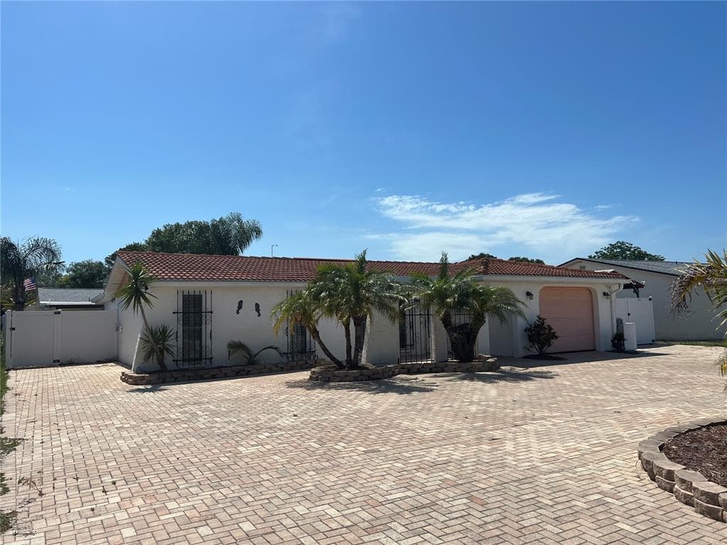 2205 SUGARBUSH DRIVE HOLIDAY, FL 34690