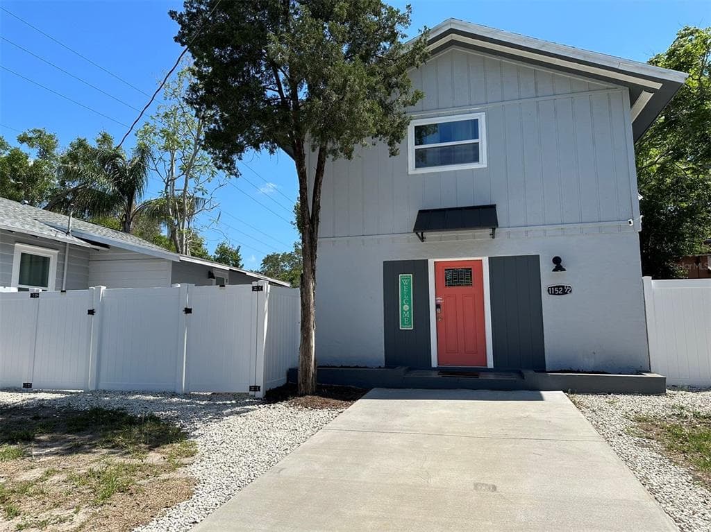1152 NEW YORK AVENUE UNIT 1/2 DUNEDIN, FL 34698
