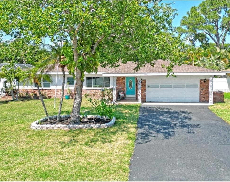 1326 ROBIN ROAD S ST PETERSBURG, FL 33707