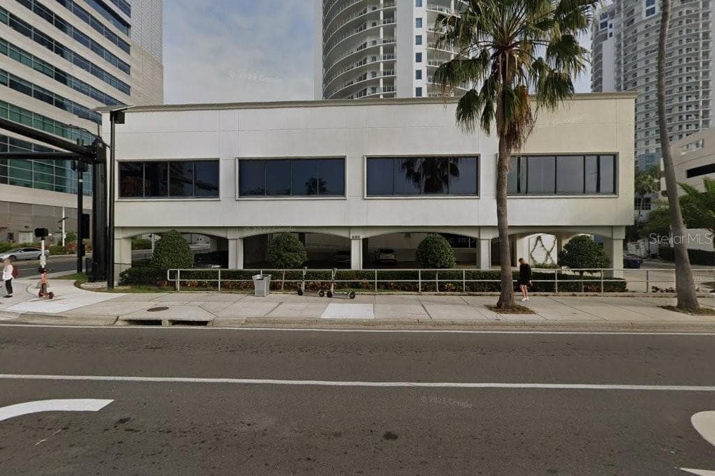 602 CHANNELSIDE DRIVE