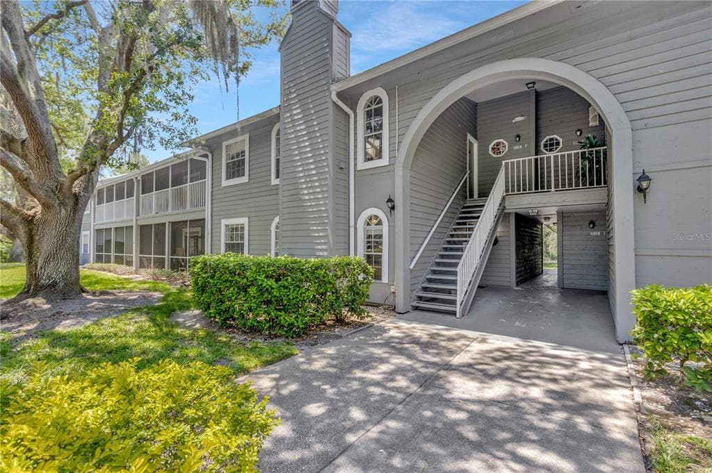 11810 SKYLAKE PLACE UNIT E TEMPLE TERRACE, FL 33617