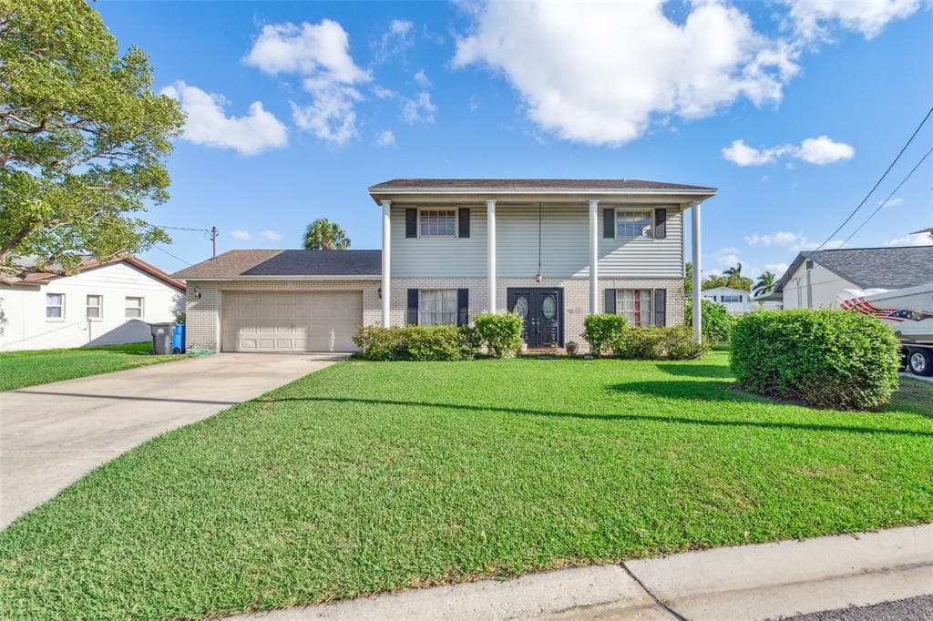 8726 THORNWOOD LANE TAMPA, FL 33615