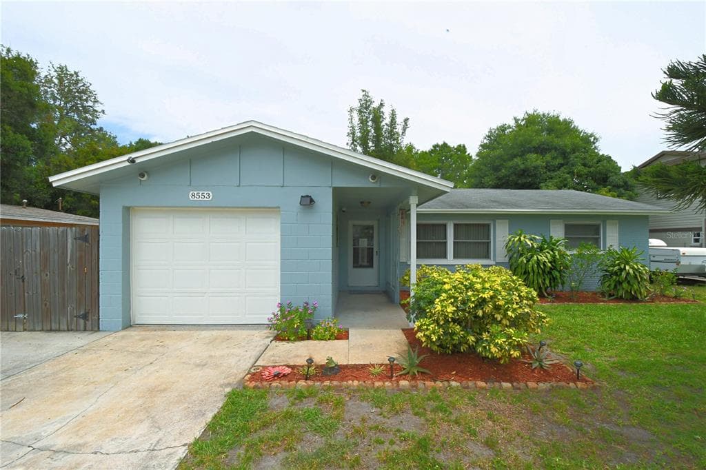 8553 MOCKINGBIRD LANE SEMINOLE, FL 33777