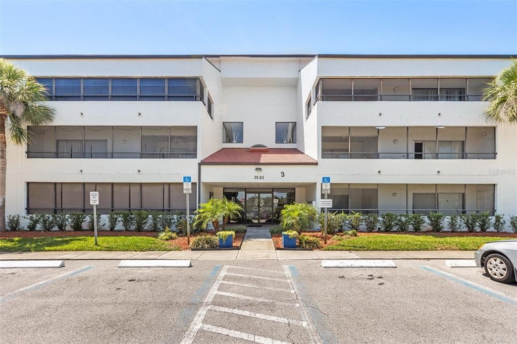 2583 COUNTRYSIDE BOULEVARD UNIT 3101 CLEARWATER, FL 33761