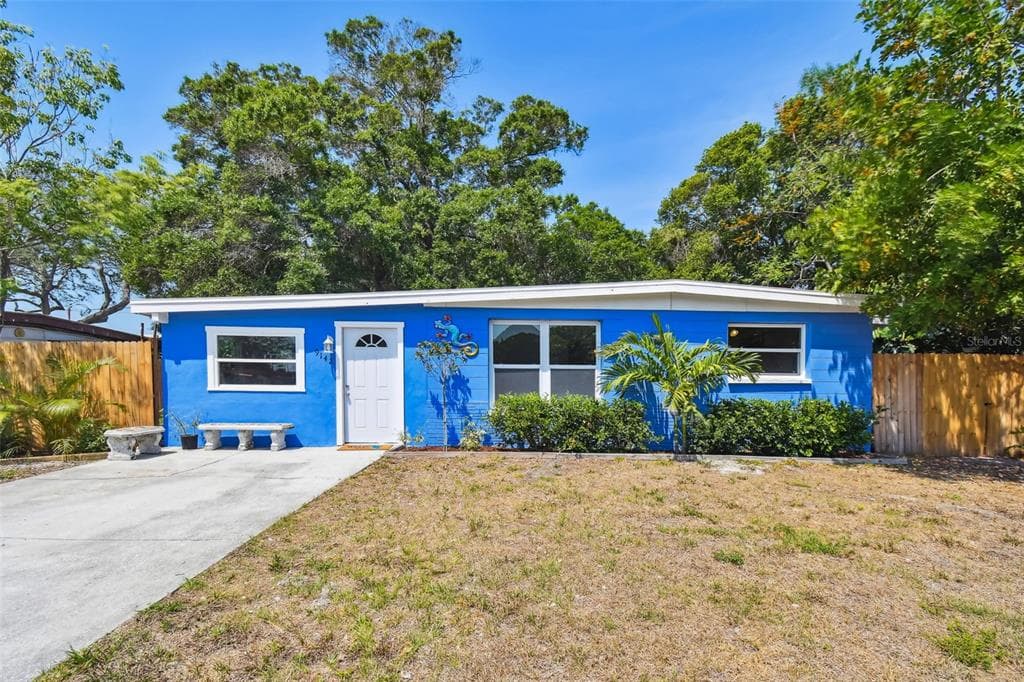 9142 83RD STREET SEMINOLE, FL 33777