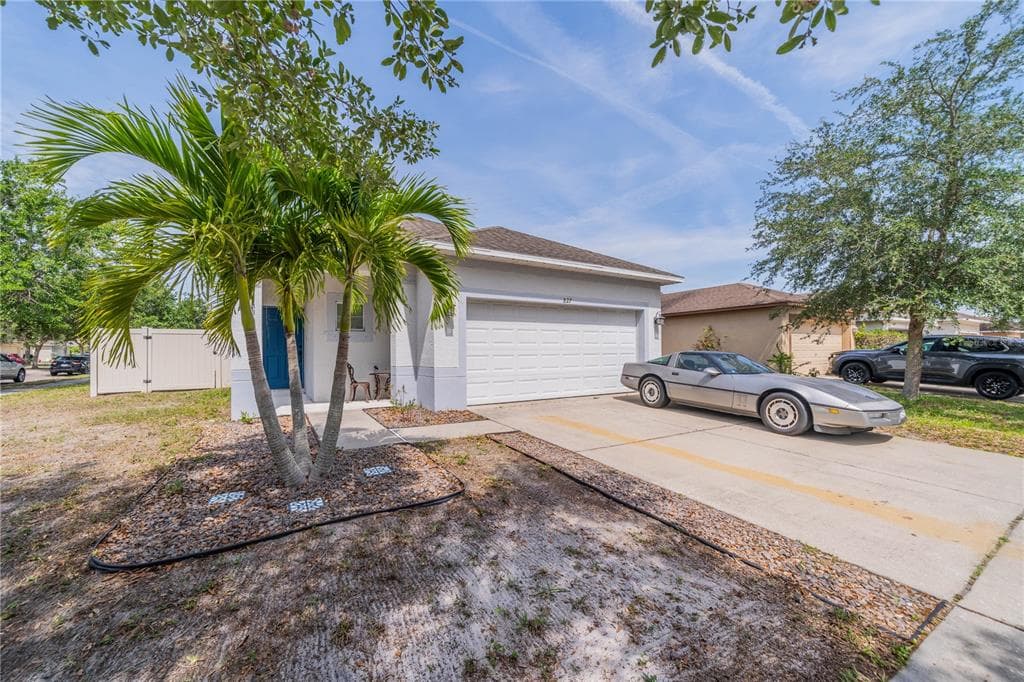 827 COLLEGE CHASE DRIVE RUSKIN, FL 33570
