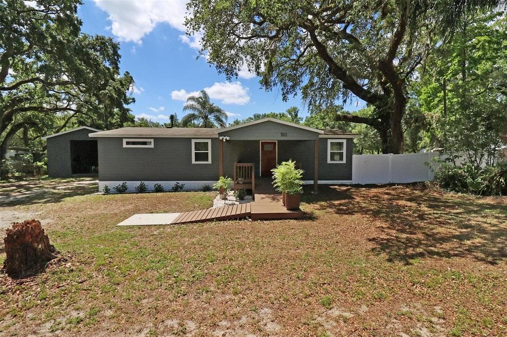 9111 BACKUP ROAD TAMPA, FL 33637