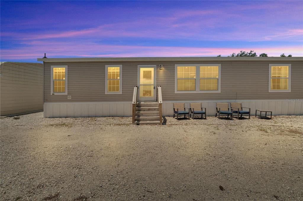 6892 OLD HWY 37 BRADLEY, FL 33835