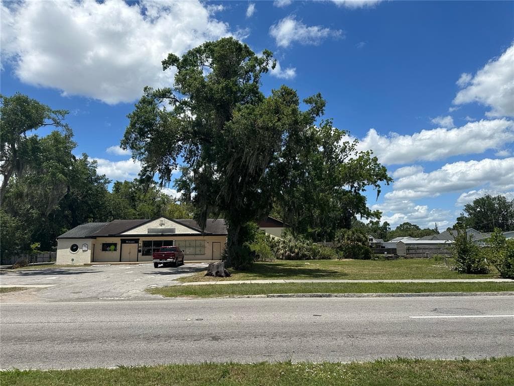 802 E BAKER STREET PLANT CITY, FL 33563
