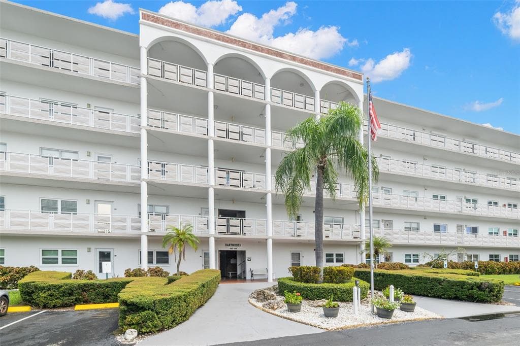 5501 80TH STREET N UNIT 108 ST PETERSBURG, FL 33709