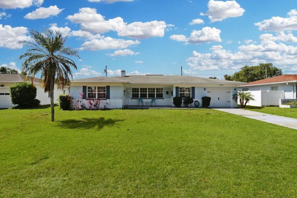 3892 29TH AVENUE N ST PETERSBURG, FL 33713