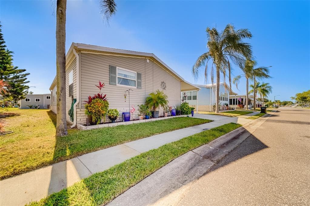 1100 BELCHER ROAD S UNIT 33 LARGO, FL 33771