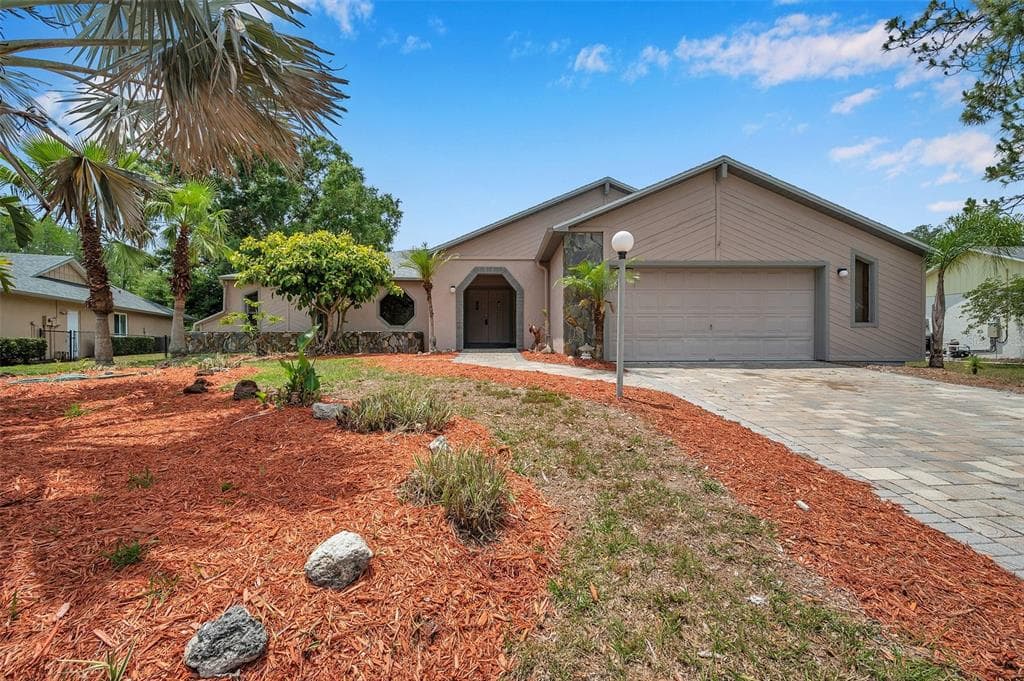 4915 PARKWAY BOULEVARD LAND O LAKES, FL 34639