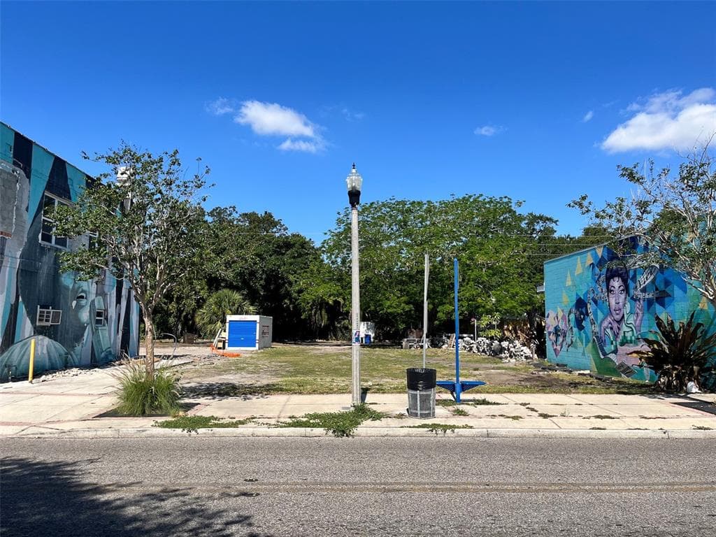 925 22ND STREET S ST PETERSBURG, FL 33712