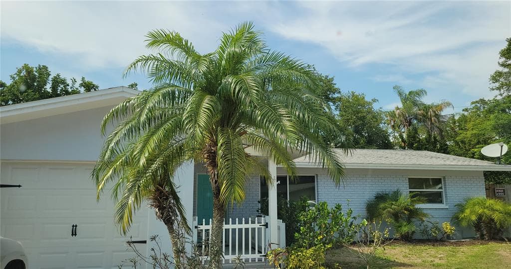 2296 CAPRI DRIVE