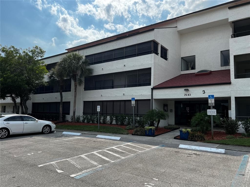 2583 COUNTRYSIDE BOULEVARD UNIT 3310 CLEARWATER, FL 33761