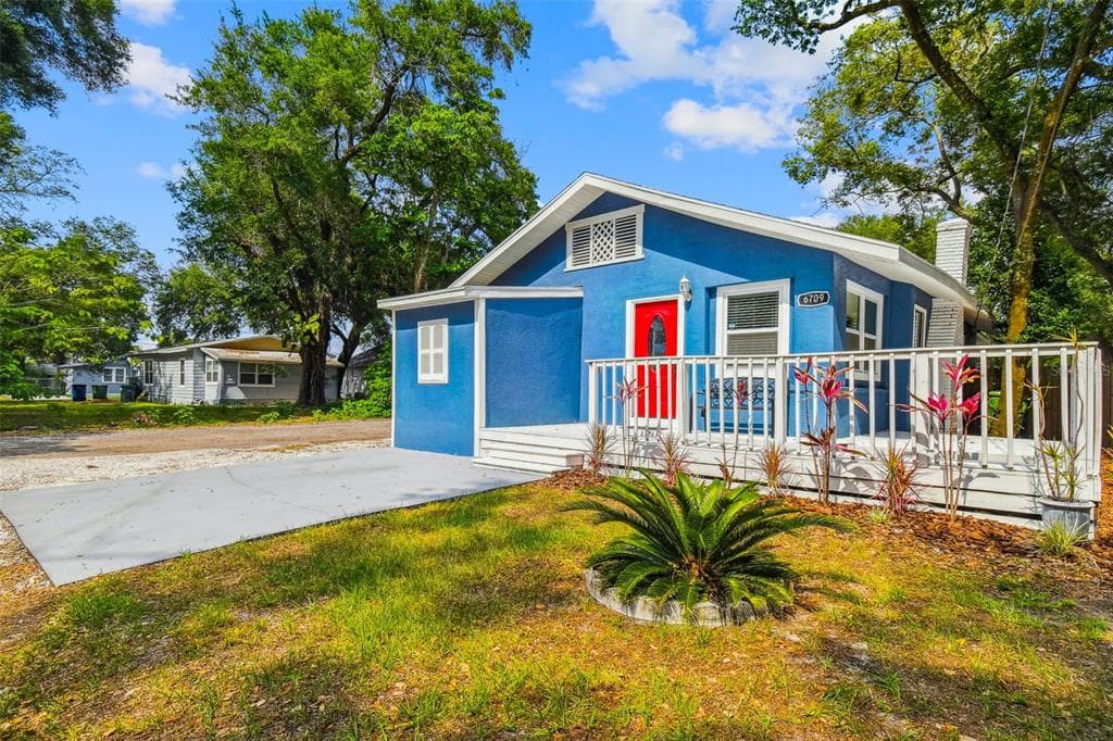 6709 N ELIZABETH STREET TAMPA, FL 33604