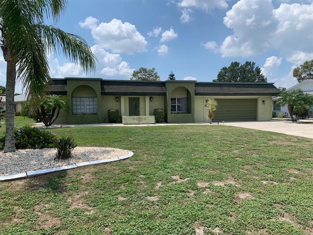 1717 N PEBBLE BEACH DRIVE SUN CITY CENTER, FL 33573