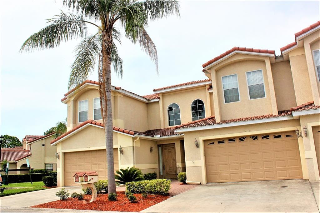 10418 LA MIRAGE COURT TAMPA, FL 33615