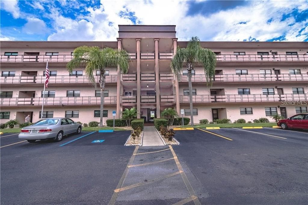 5980 80TH STREET N UNIT 101 ST PETERSBURG, FL 33709