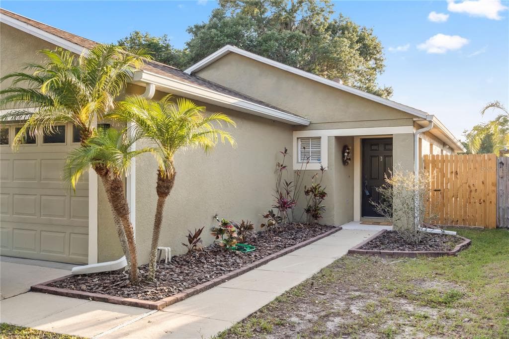 8423 DEER CHASE DRIVE