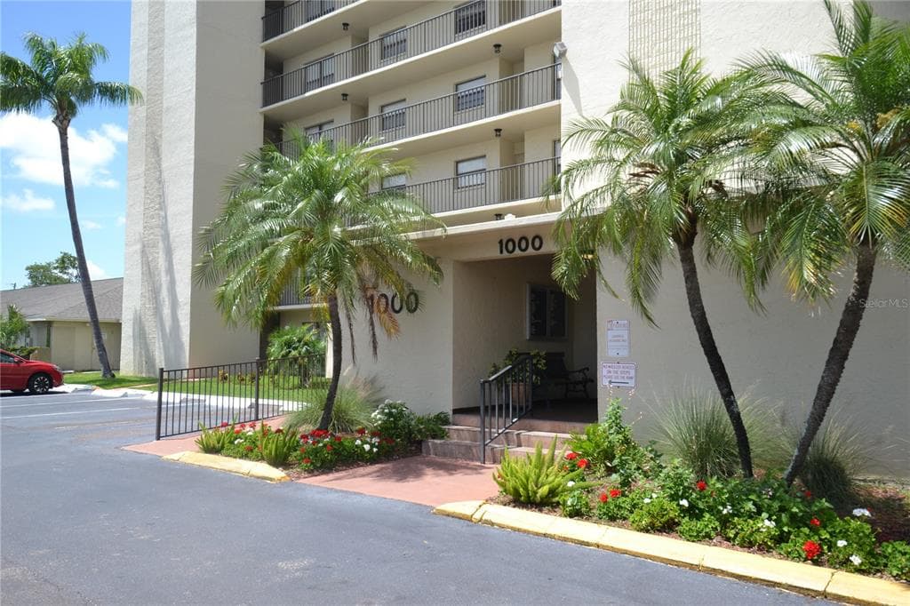 1000 COVE CAY DRIVE UNIT 1F CLEARWATER, FL 33760