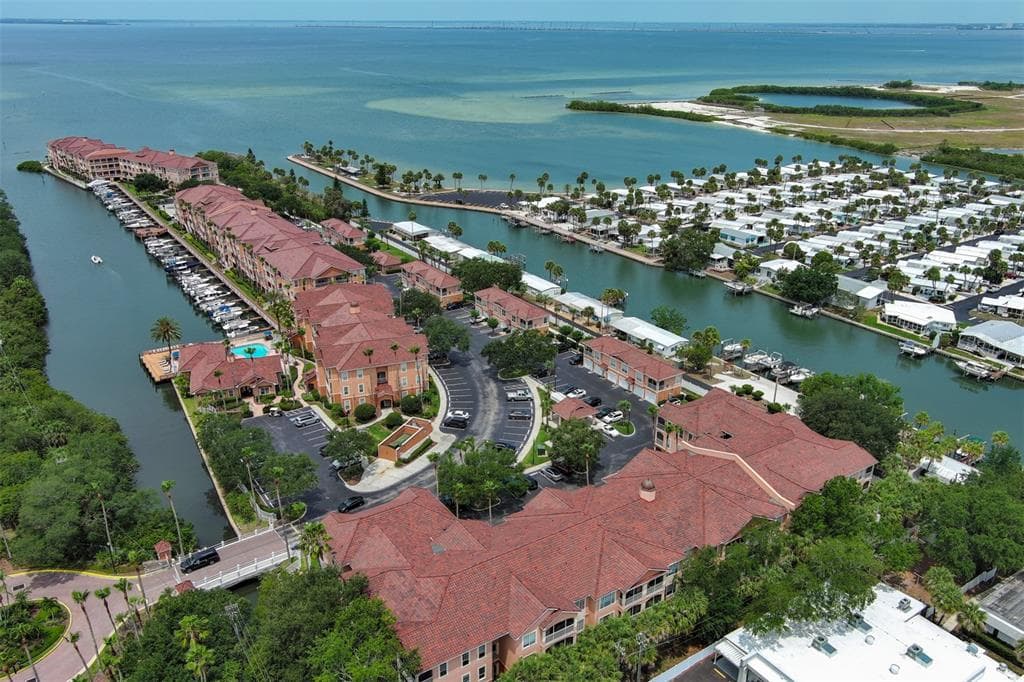 5000 CULBREATH KEY WAY UNIT 1304 TAMPA, FL 33611