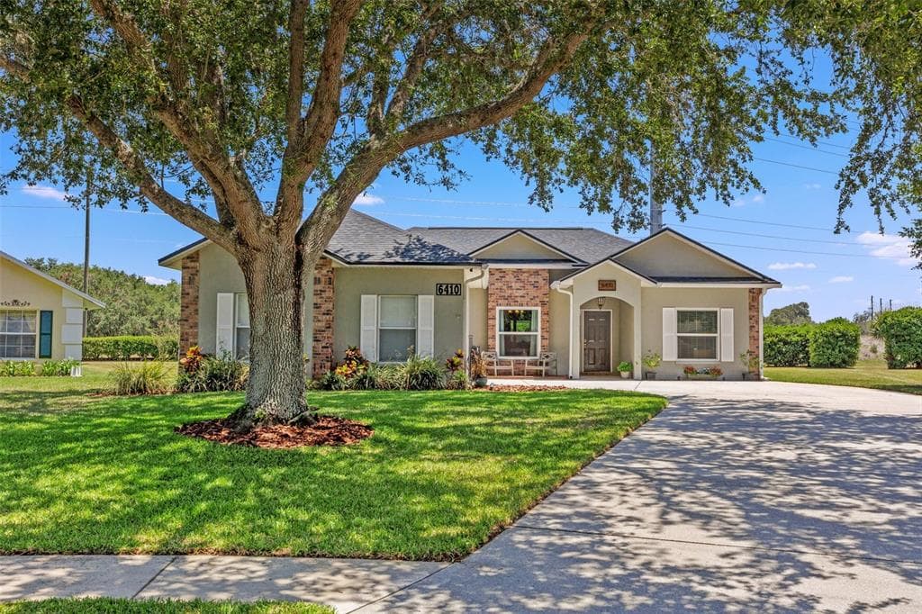 6410 LAURELWOOD DRIVE ZEPHYRHILLS, FL 33542