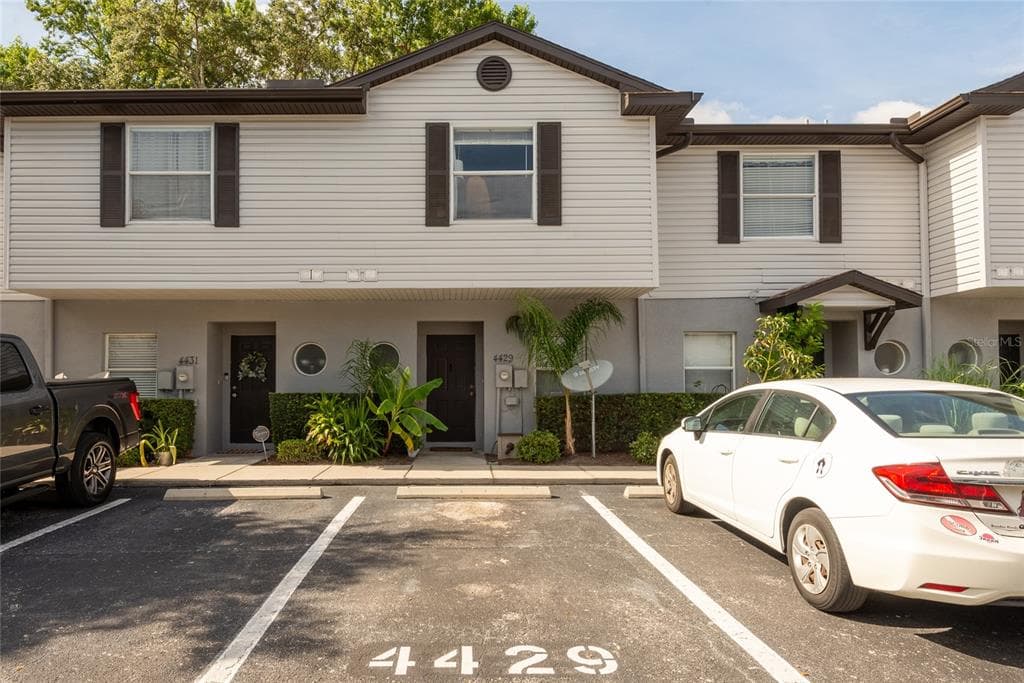 4429 HAR PAUL CIRCLE TAMPA, FL 33614