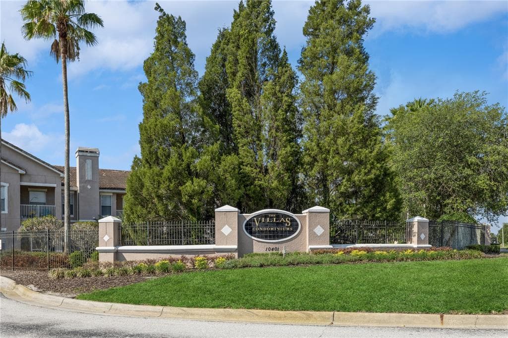 17936 VILLA CREEK DRIVE UNIT 17936 TAMPA, FL 33647