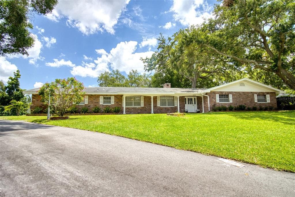 2451 CHANNING CIRCLE CLEARWATER, FL 33764