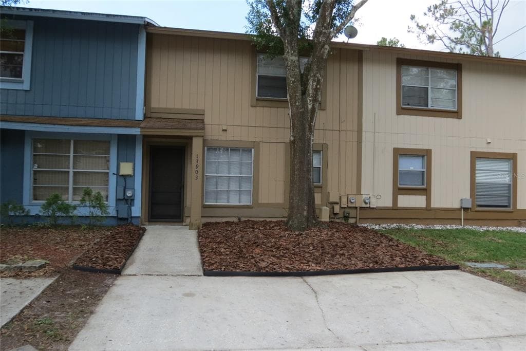 13903 VILLAGE VIEW DRIVE TAMPA, FL 33624