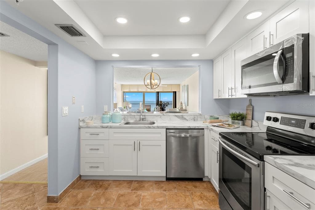 15000 GULF BOULEVARD UNIT 306 MADEIRA BEACH, FL 33708