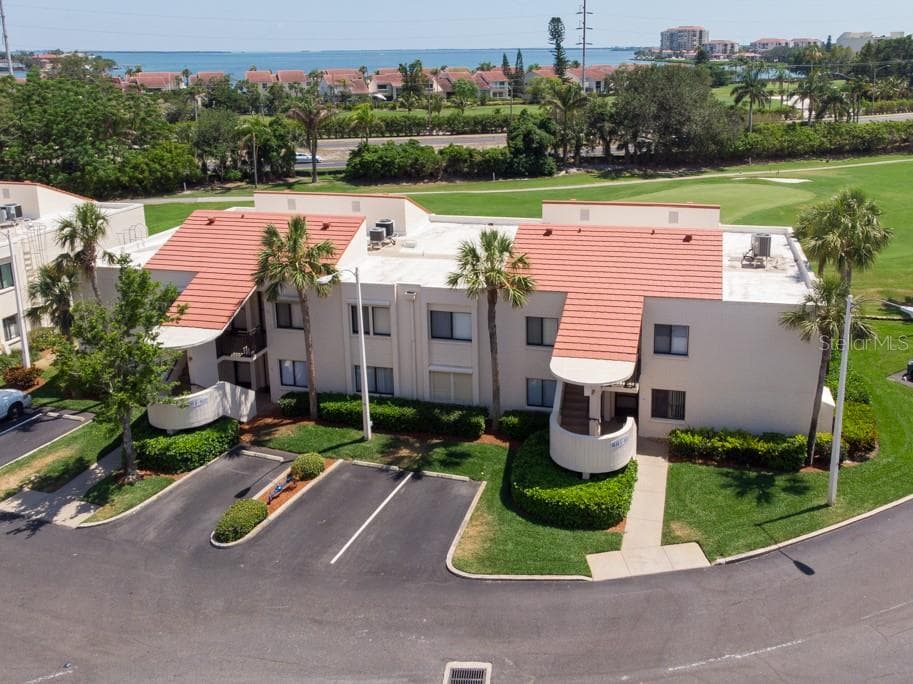 5532 PUERTA DEL SOL BOULEVARD S UNIT 136 ST PETERSBURG, FL 33715