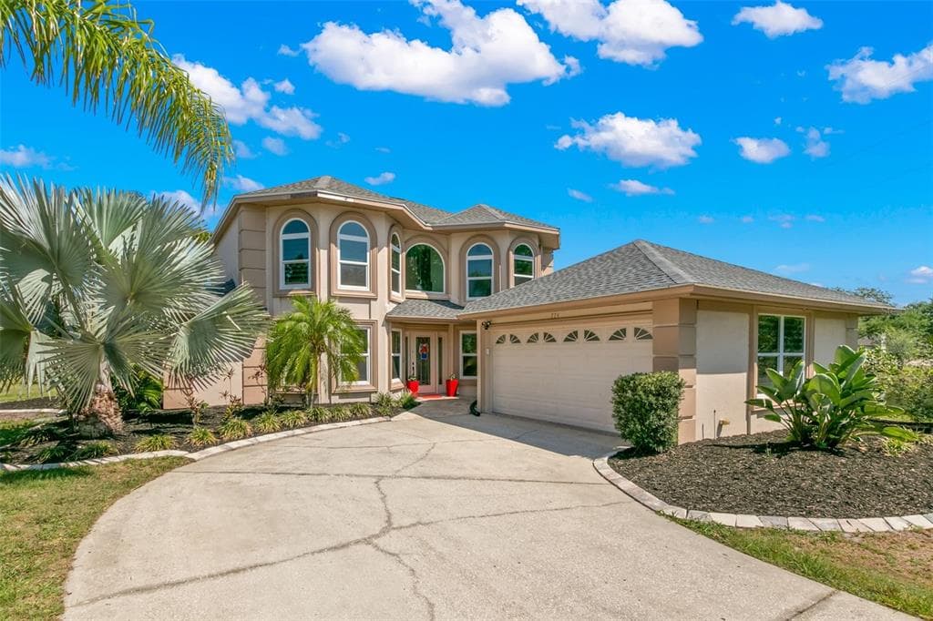 724 CRESTRIDGE DRIVE TARPON SPRINGS, FL 34688