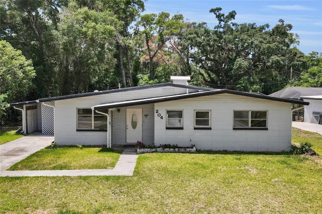 204 DOGWOOD DRIVE BROOKSVILLE, FL 34601
