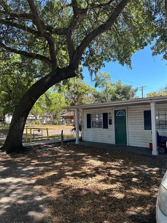 501 W BAKER STREET UNIT 1 PLANT CITY, FL 33563