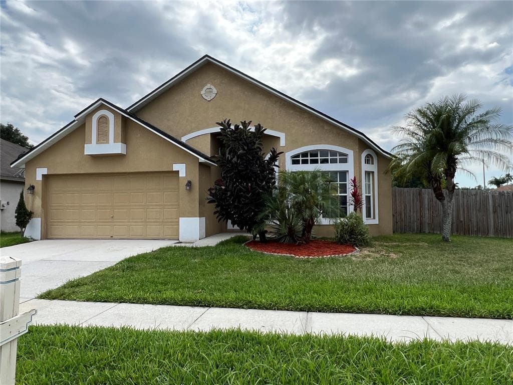 1333 MAXIMILIAN DRIVE WESLEY CHAPEL, FL 33543