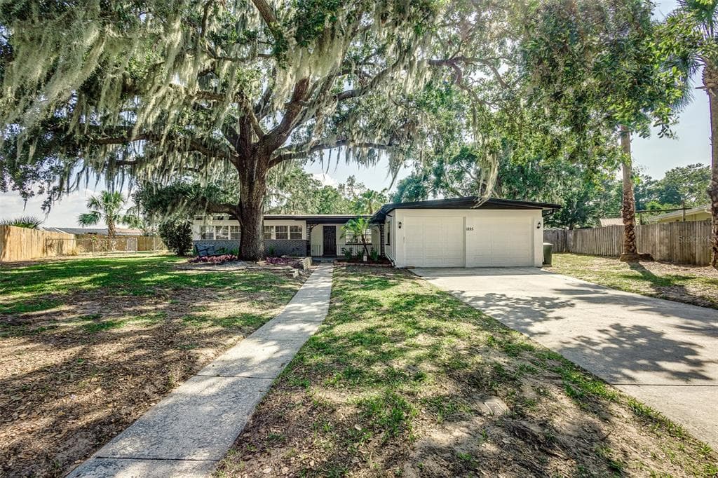 1895 EMERSON AVENUE BARTOW, FL 33830