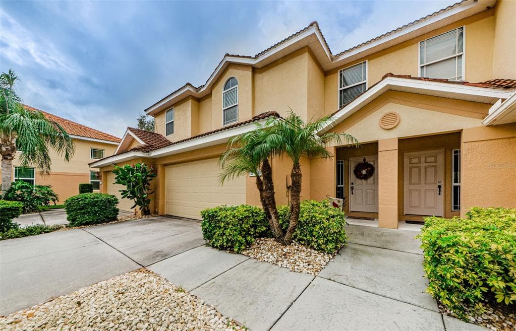 1460 RIDGE TERRACE TARPON SPRINGS, FL 34689