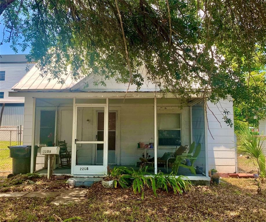 2208 THRACE STREET TAMPA, FL 33605