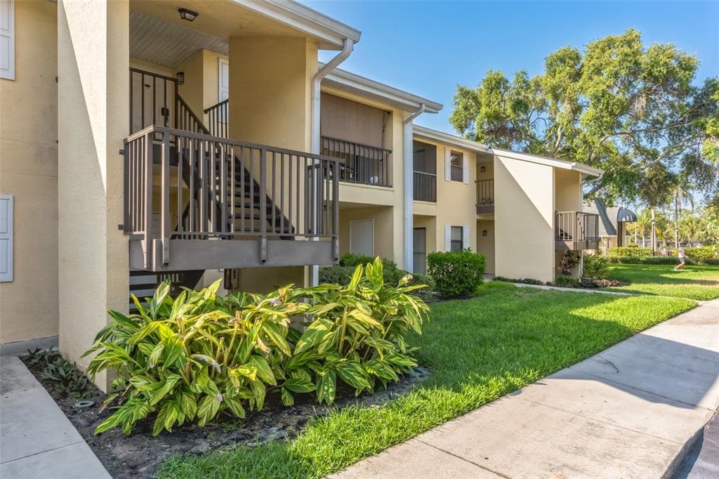 3001 58TH AVENUE S UNIT 208 ST PETERSBURG, FL 33712