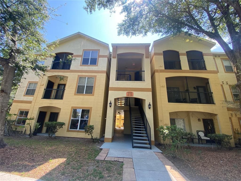 5616 PINNACLE HEIGHTS CIRCLE UNIT 305 TAMPA, FL 33624