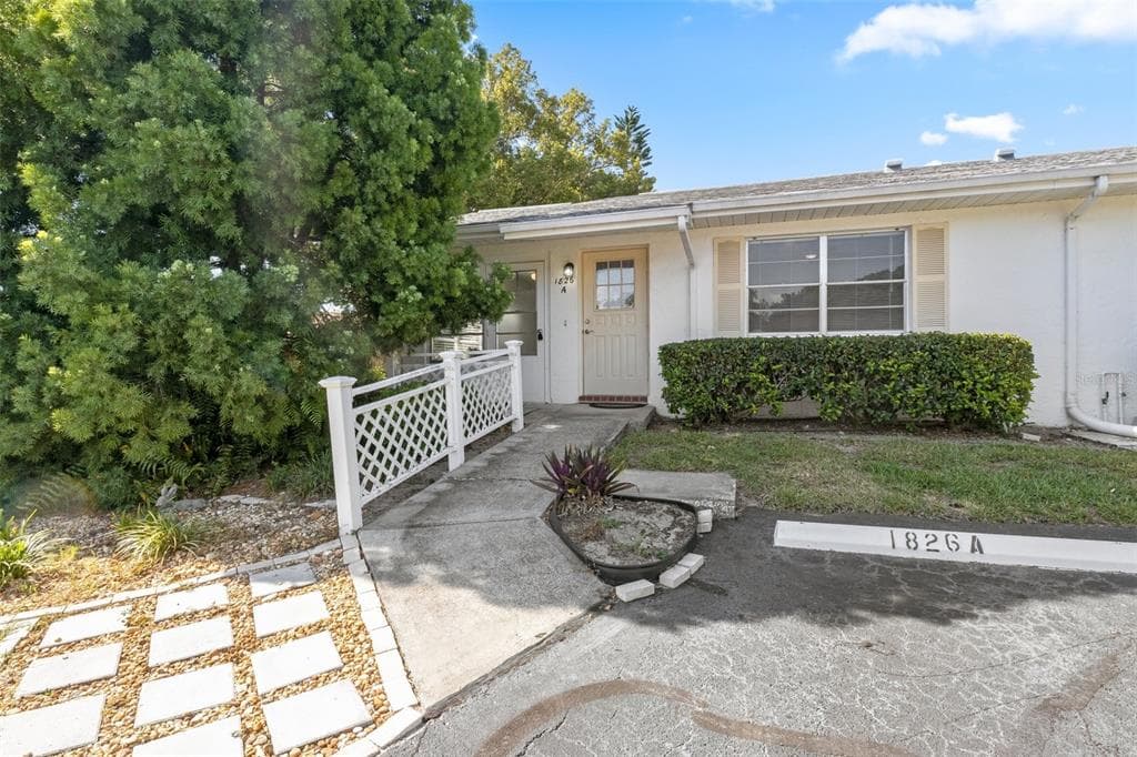 1826 FOXHUNT DRIVE UNIT A SUN CITY CENTER, FL 33573