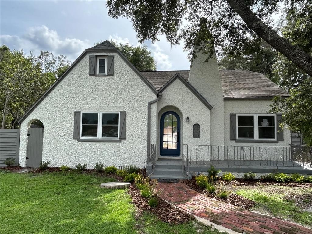 11014 N FOREST HILLS DRIVE TAMPA, FL 33612