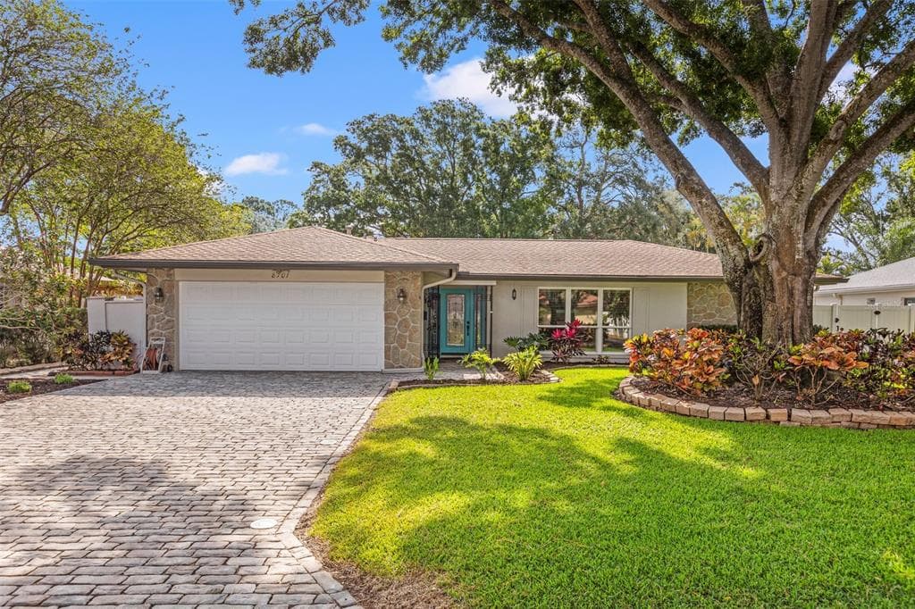 8701 15TH LANE N