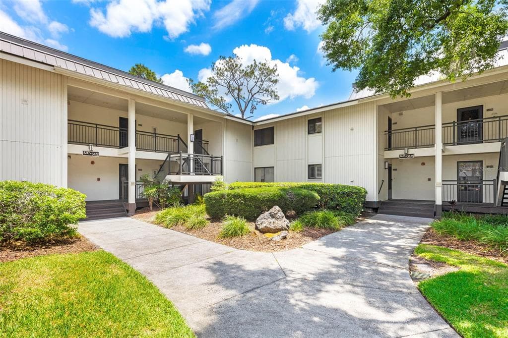 29147 BAY HOLLOW DRIVE UNIT 3222 WESLEY CHAPEL, FL 33543